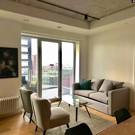 Beautiful View To Canary Wharf , O2 Arena , Near By London Excel 3-Beds Exterior photo