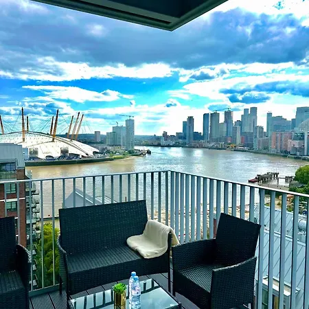 Beautiful View To Canary Wharf , O2 Arena , Near By London Excel 3-Beds Exterior photo